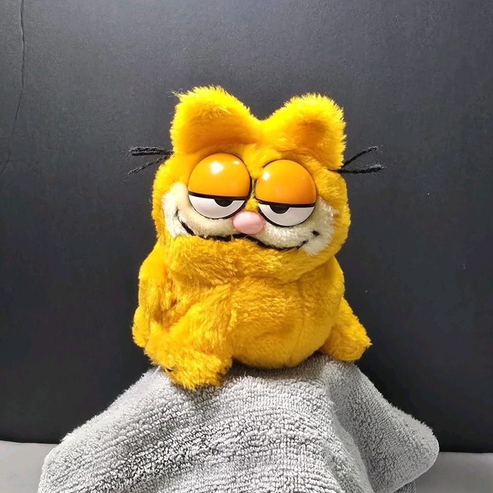 Vtg Dakin Garfield 1981 Cat Sitting Plush Dakin Stuffed Animal